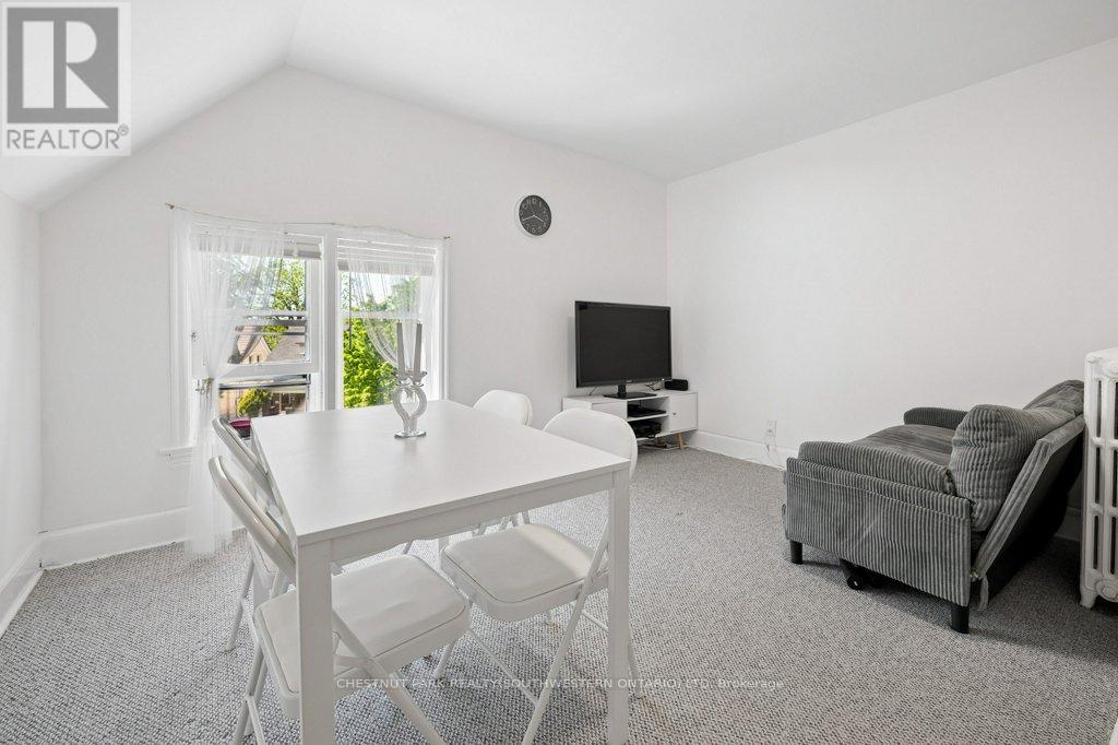 149 Young Street Property Photo 33
