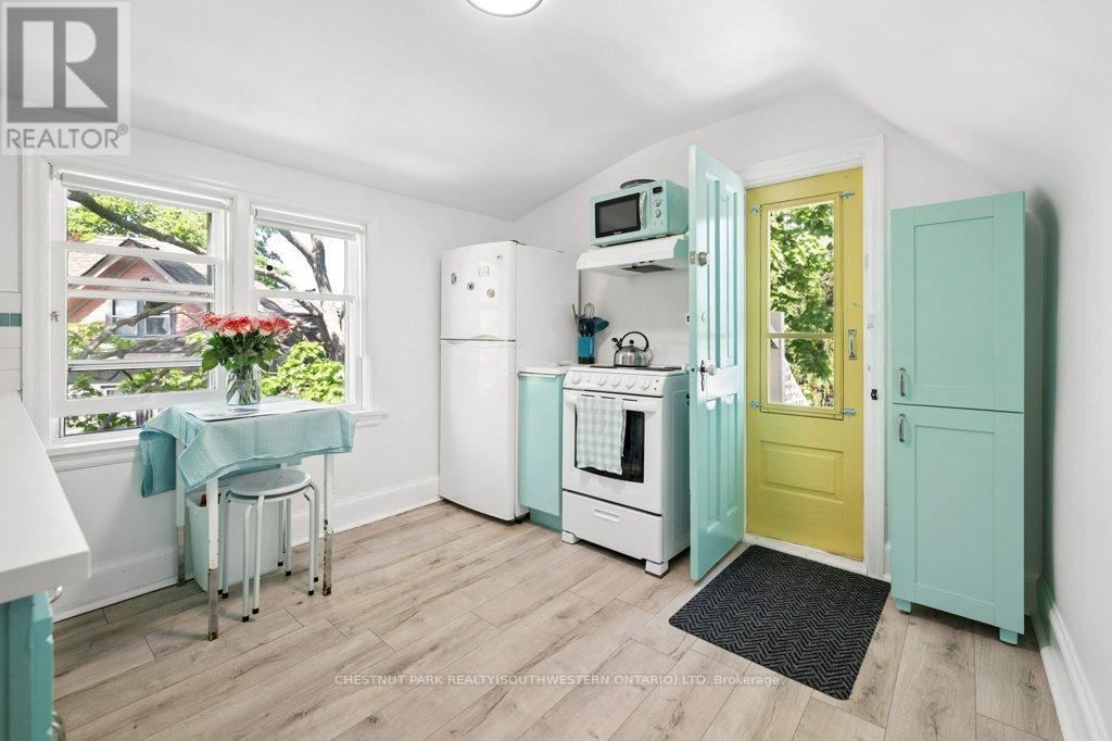 149 Young Street Property Photo 36