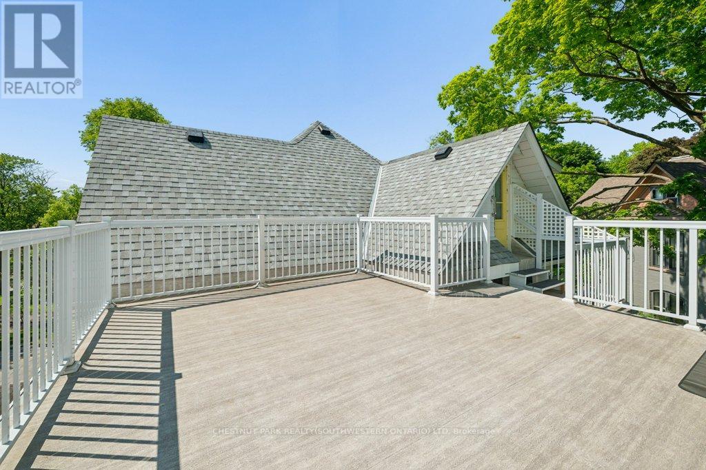 149 Young Street Property Photo 39