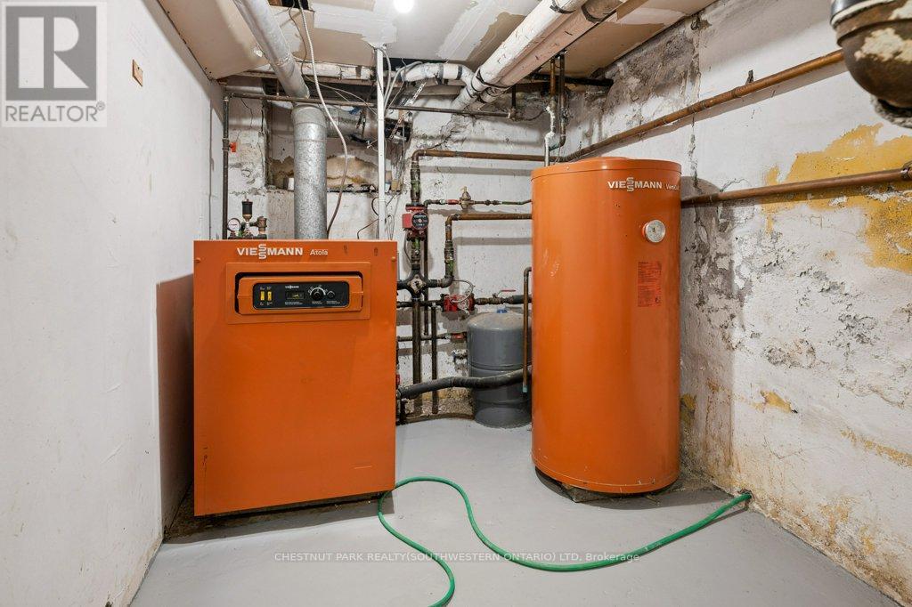 149 Young Street Property Photo 41