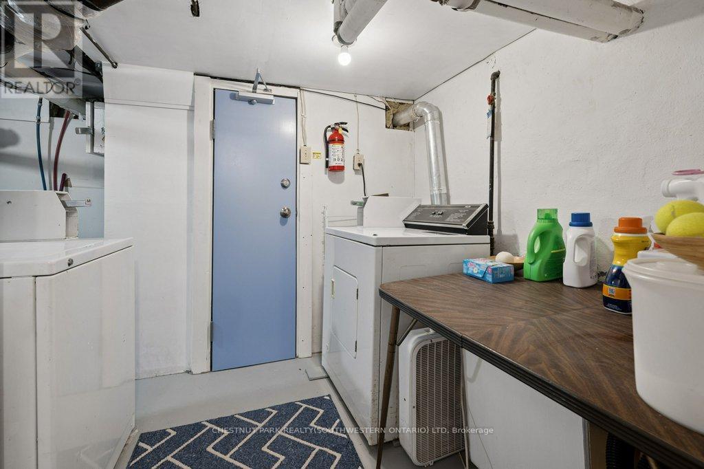 149 Young Street Property Photo 42