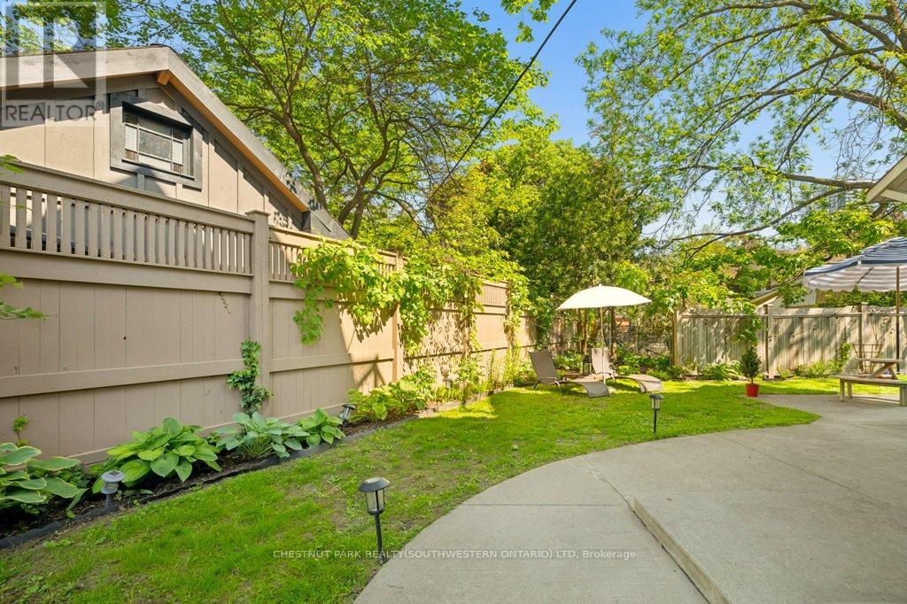 149 Young Street Property Photo 43