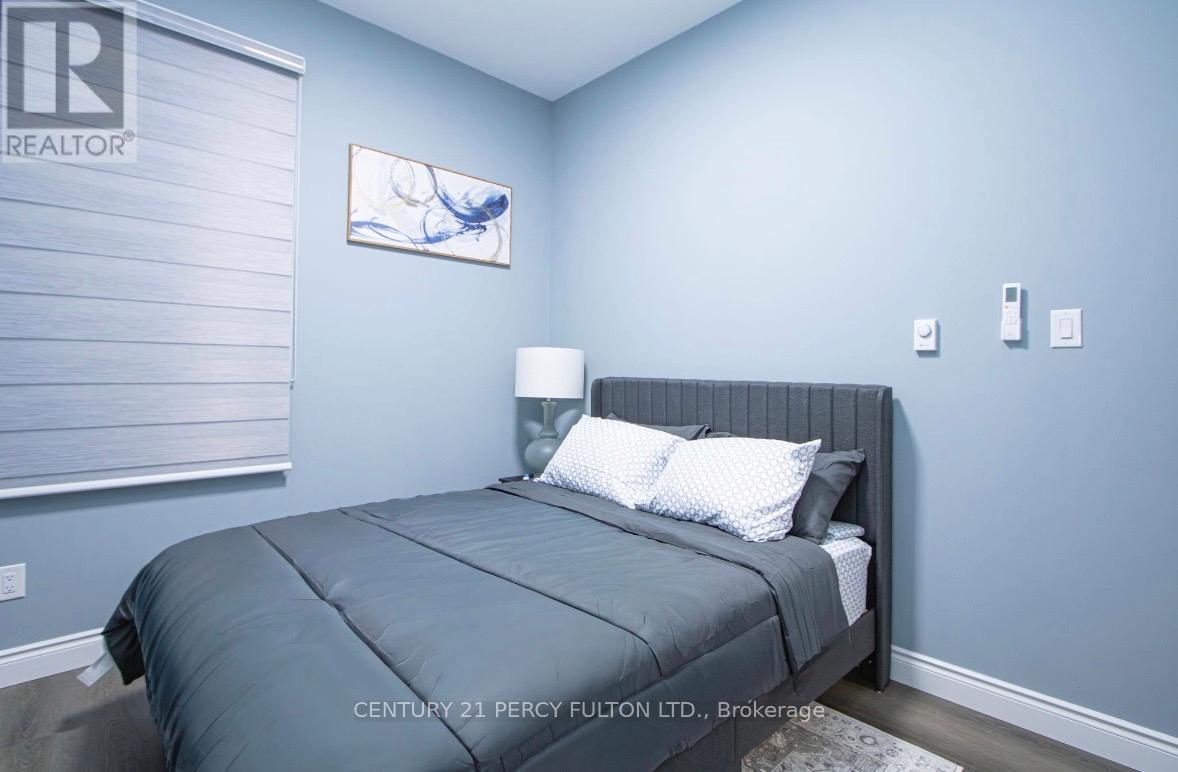 140 Ridout Street S Property Photo 10