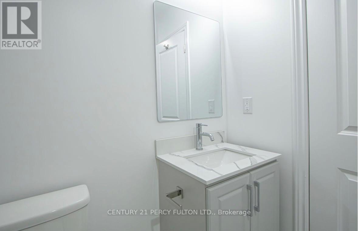 140 Ridout Street S Property Photo 30
