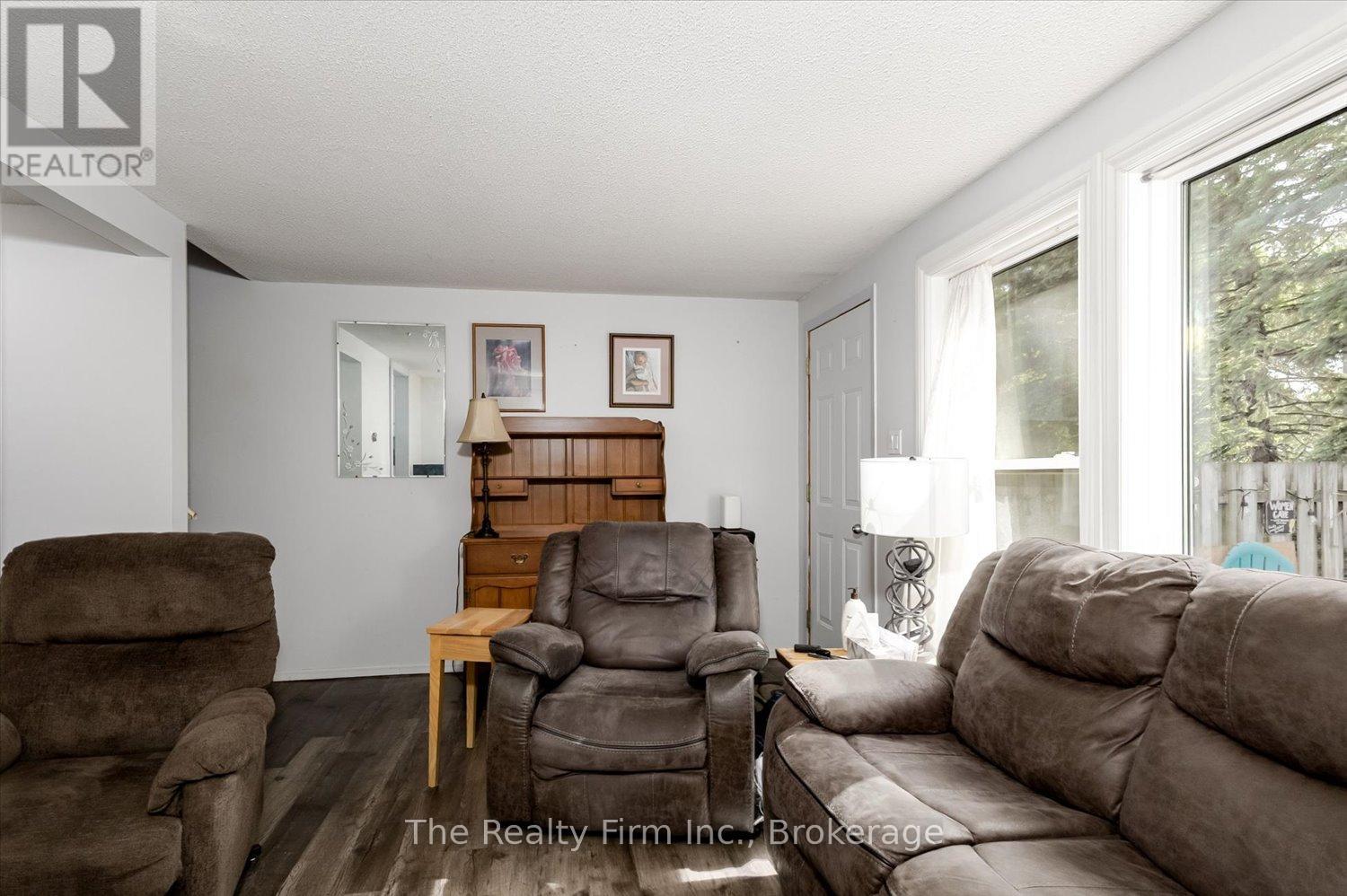 33 - 88 Avonwood Drive Property Photo 11