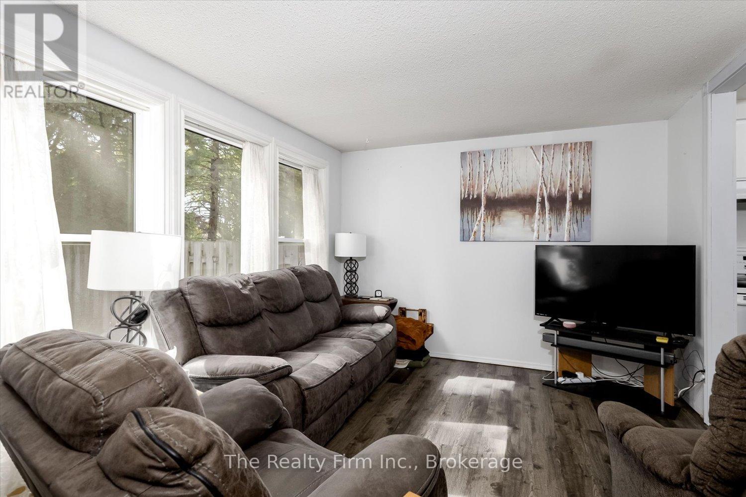 33 - 88 Avonwood Drive Property Photo 12