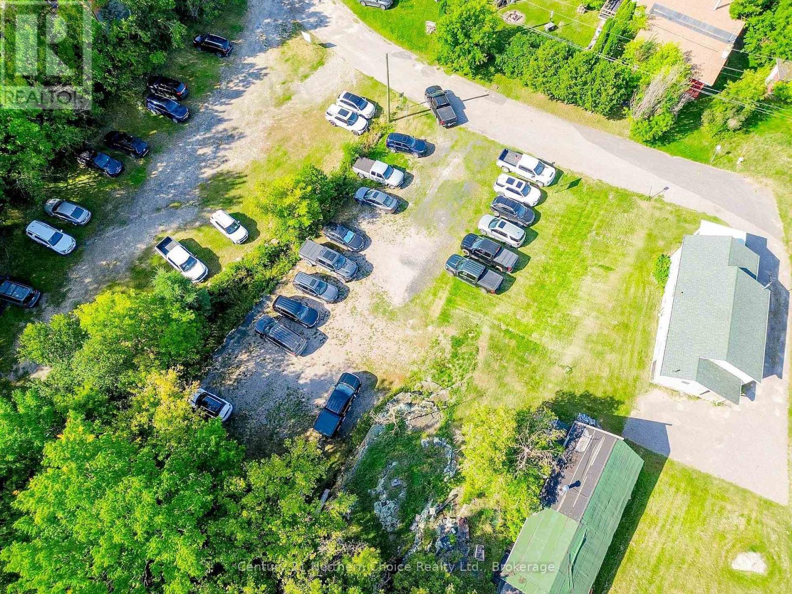 557 Lakeview Drive Property Photo 13