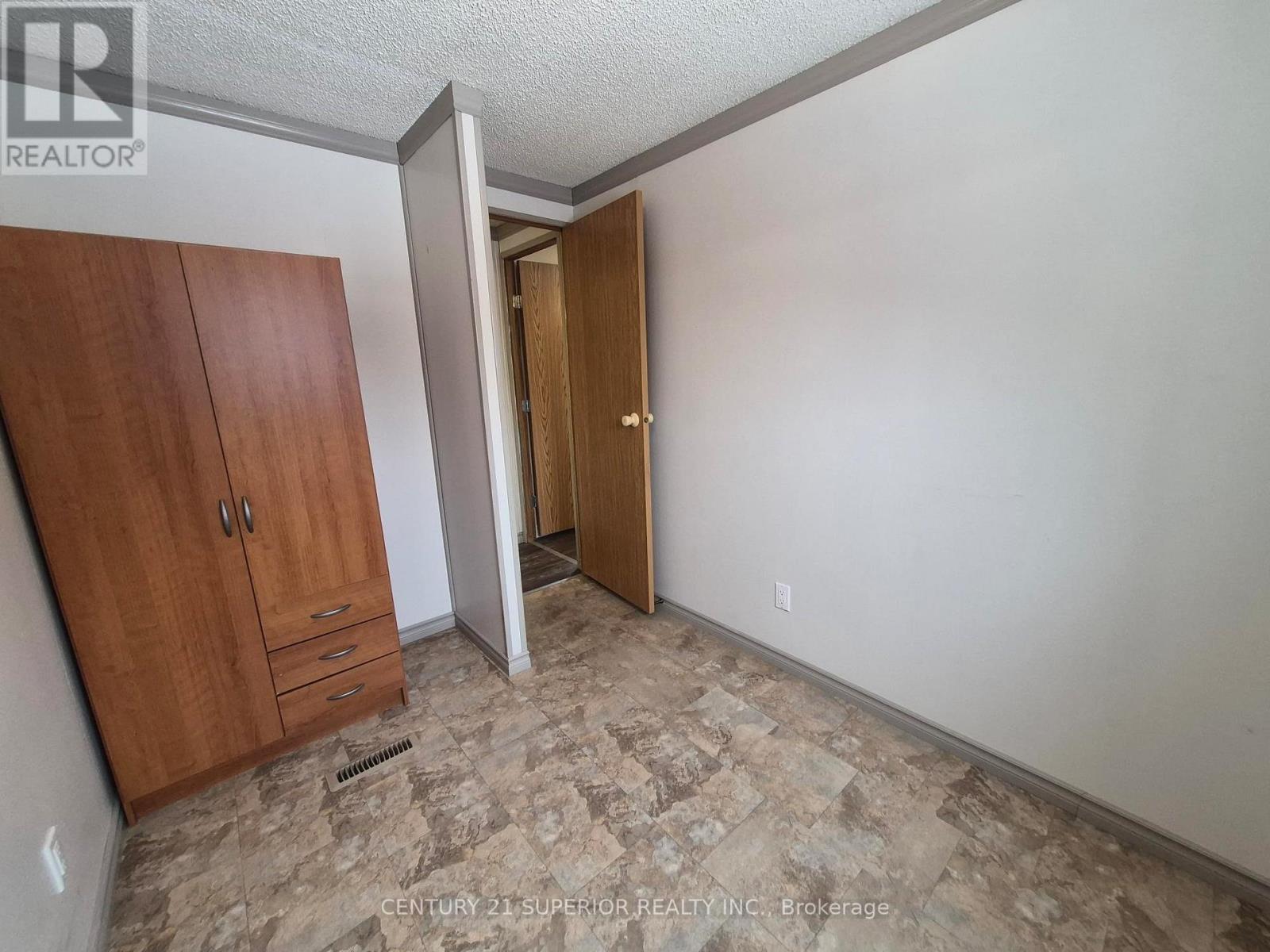 66 Jackson Crescent Property Photo 31