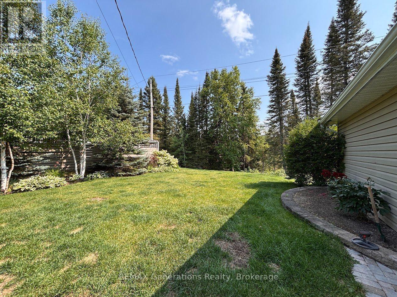 48 Redwing Avenue Property Photo 31