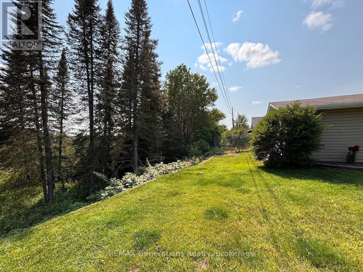 48 Redwing Avenue Property Photo 37