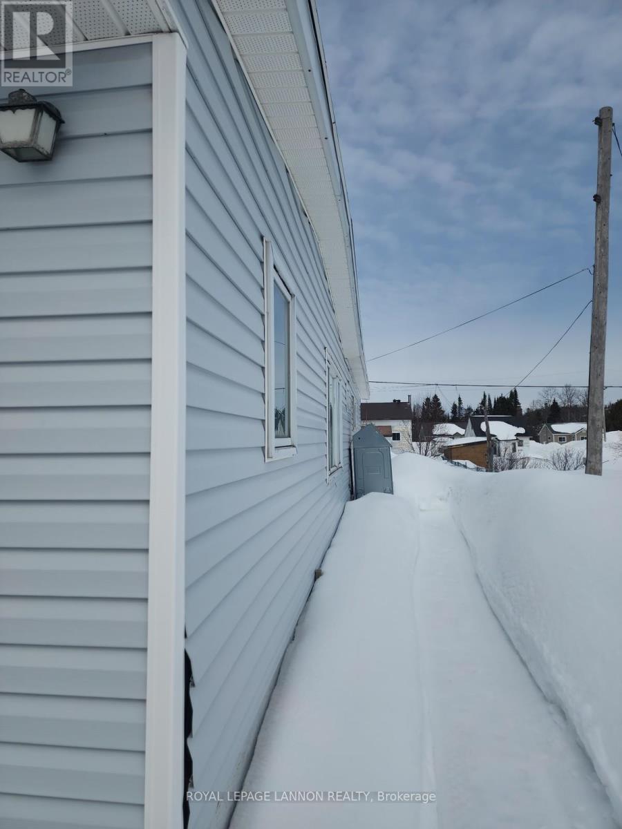 319 Walker Street Property Photo 5