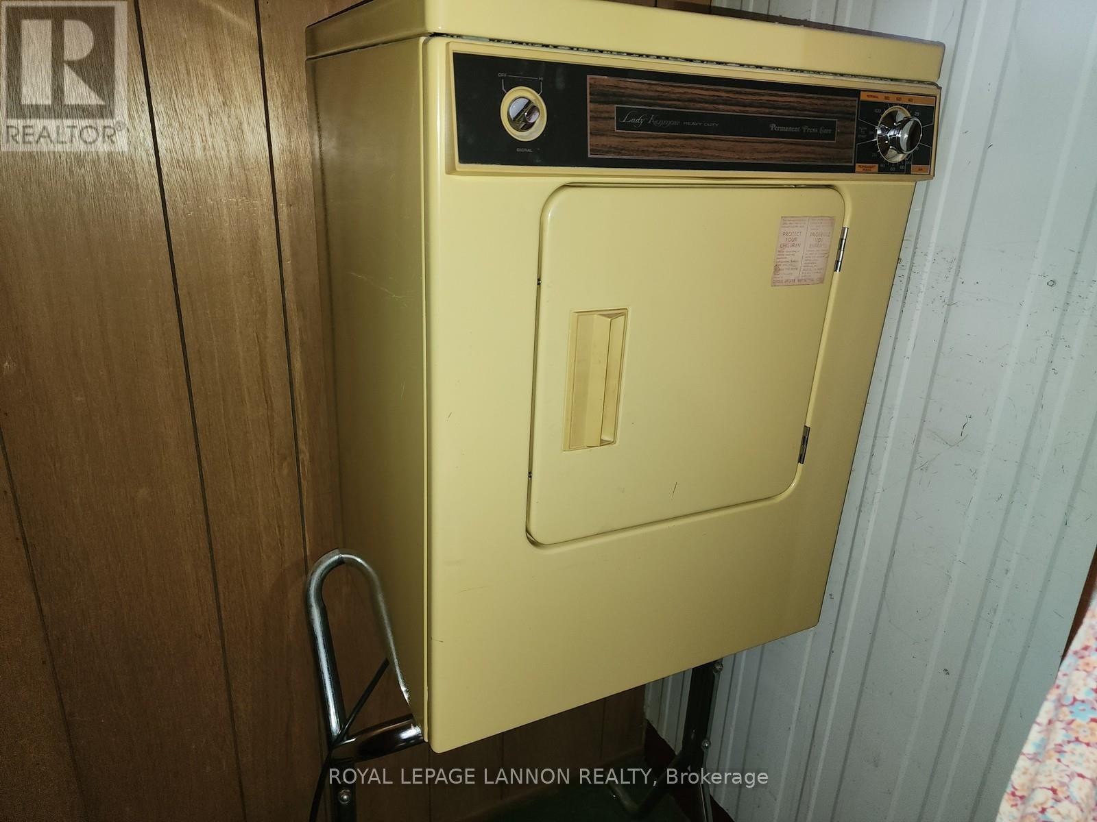 319 Walker Street Property Photo 8