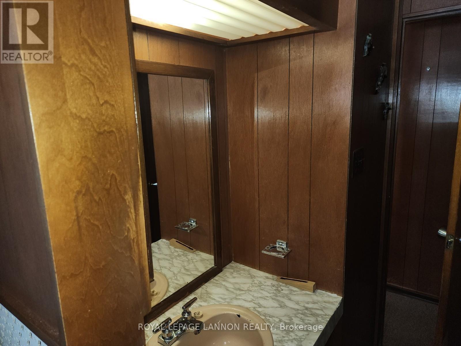 319 Walker Street Property Photo 23