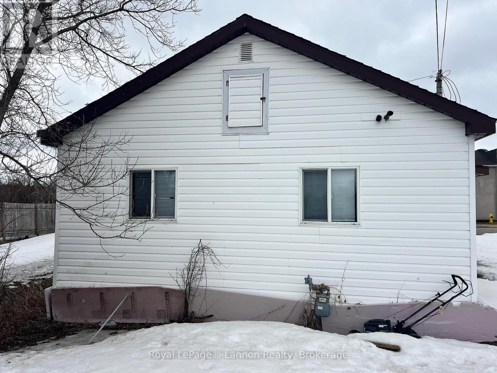 131 Burns Street Property Photo 3