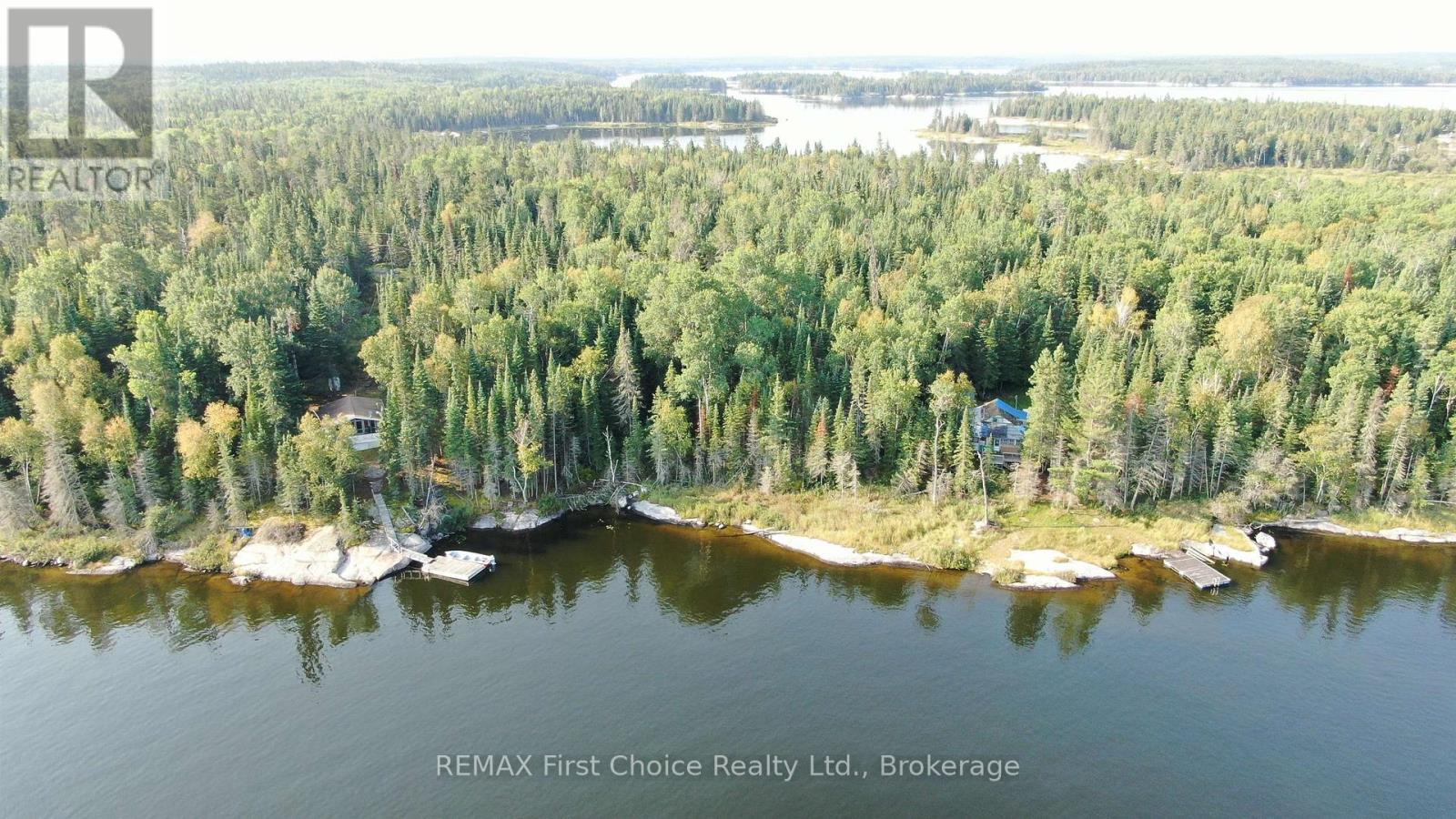 S882 Winnipeg River Property Photo 1
