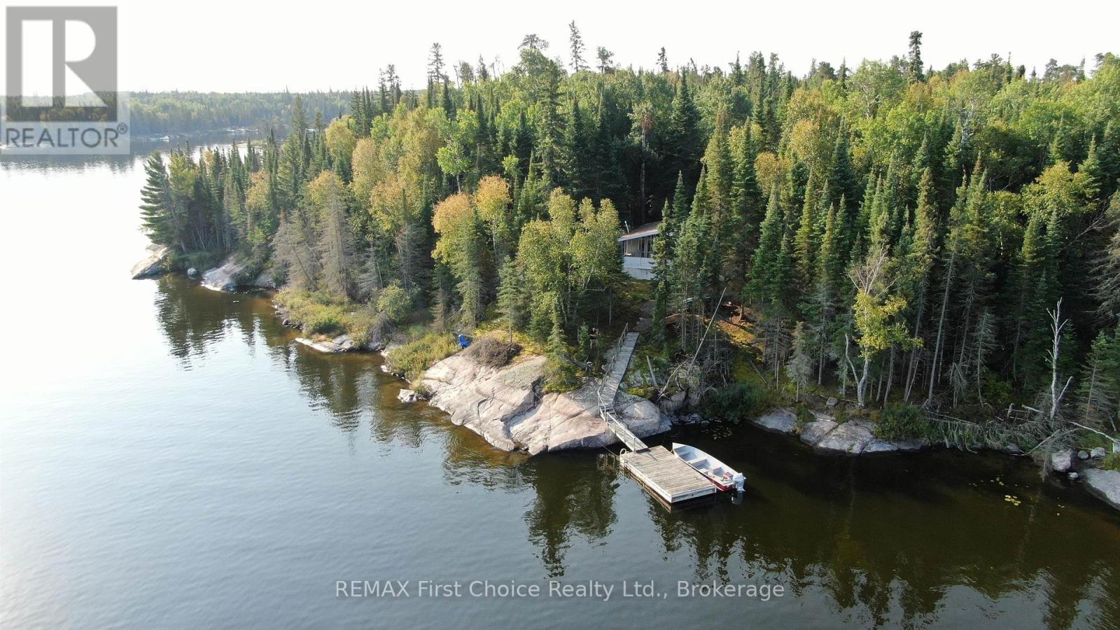 S882 Winnipeg River Property Photo 2