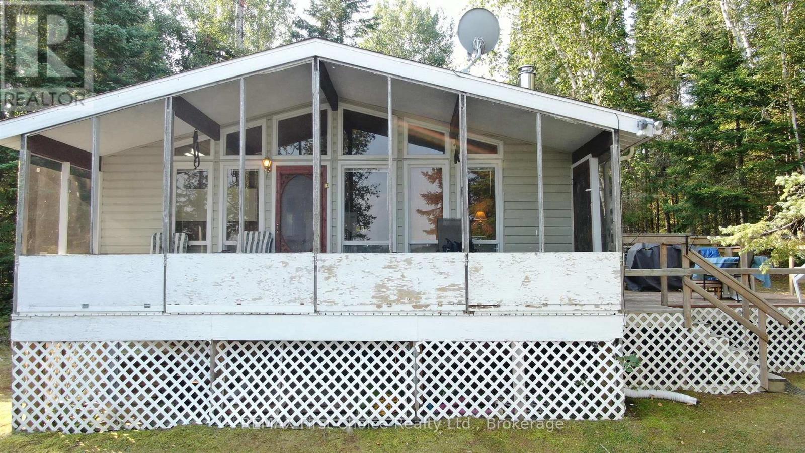 S882 Winnipeg River Property Photo 10