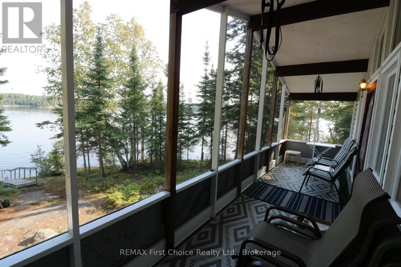 S882 Winnipeg River Property Photo 11