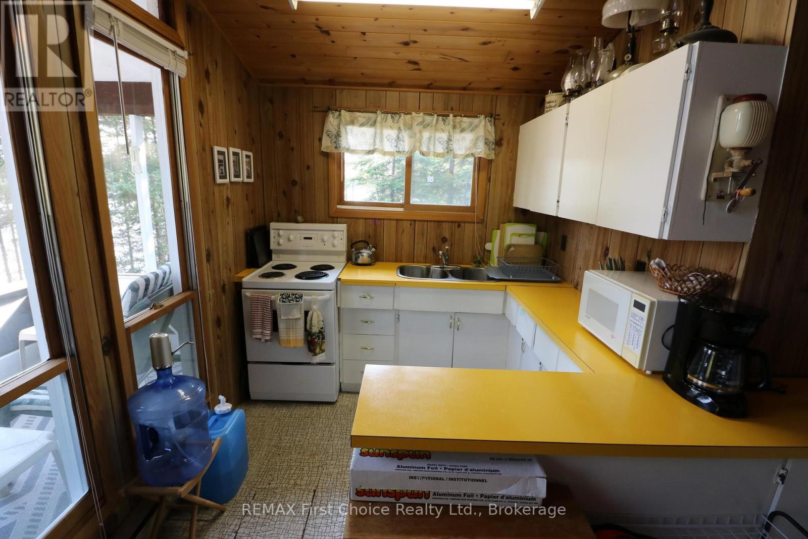 S882 Winnipeg River Property Photo 14