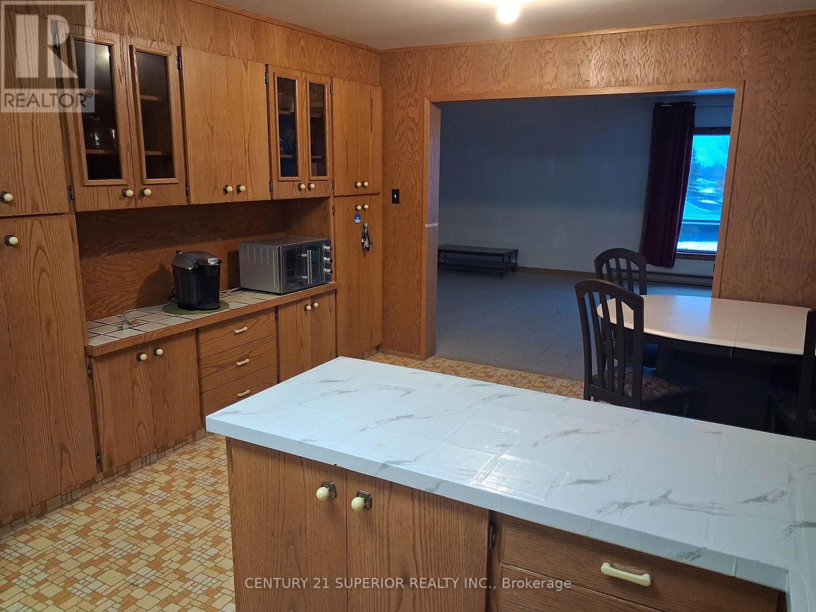 11 Simcoe Plaza Property Photo 22