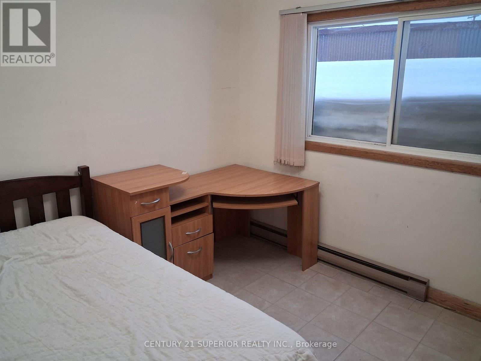 11 Simcoe Plaza Property Photo 27