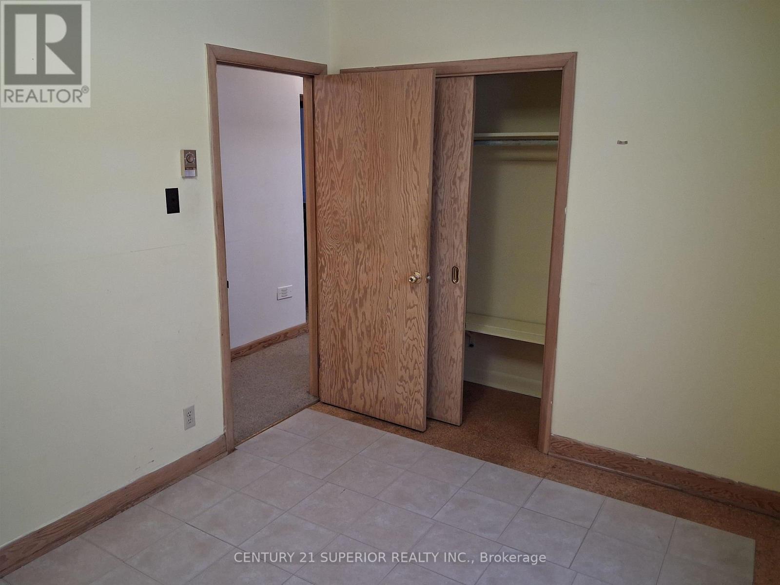11 Simcoe Plaza Property Photo 29