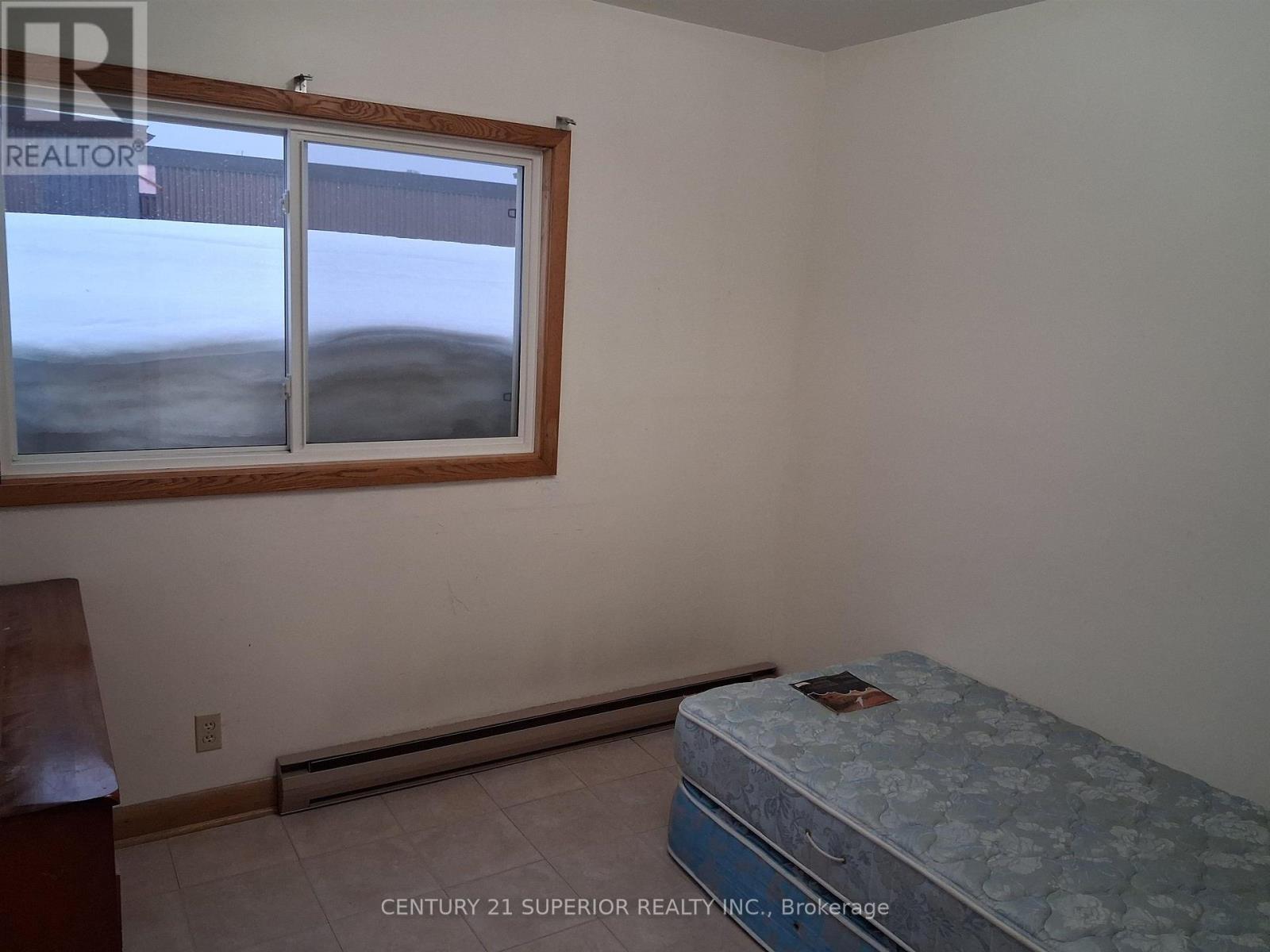 11 Simcoe Plaza Property Photo 31