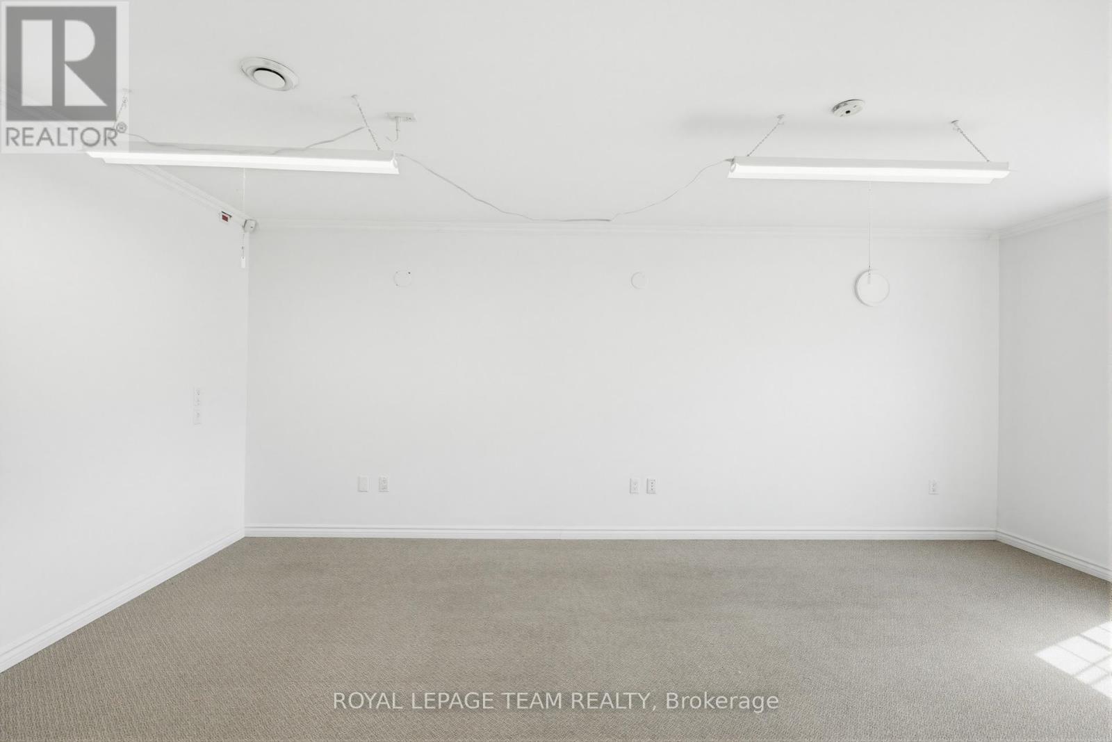 2427 Petawawa Boulevard Property Photo 12