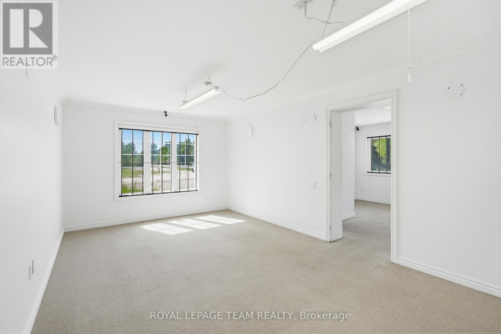 2427 Petawawa Boulevard Property Photo 13