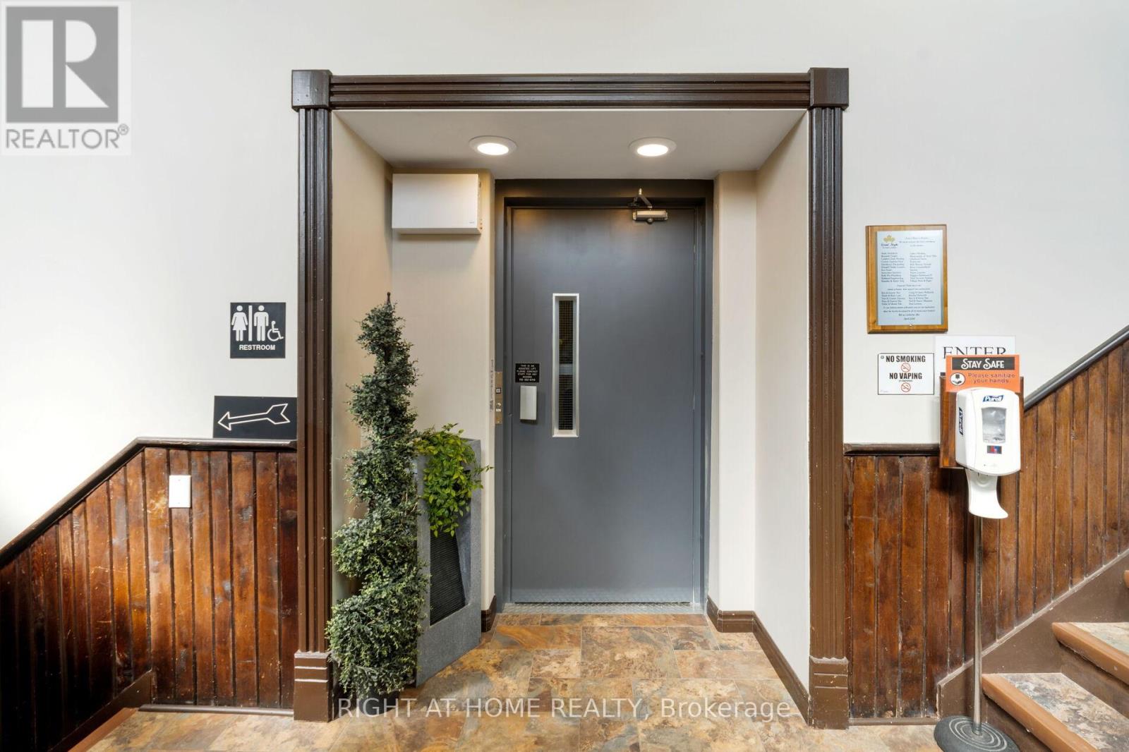 19 Albert Street E Property Photo 6