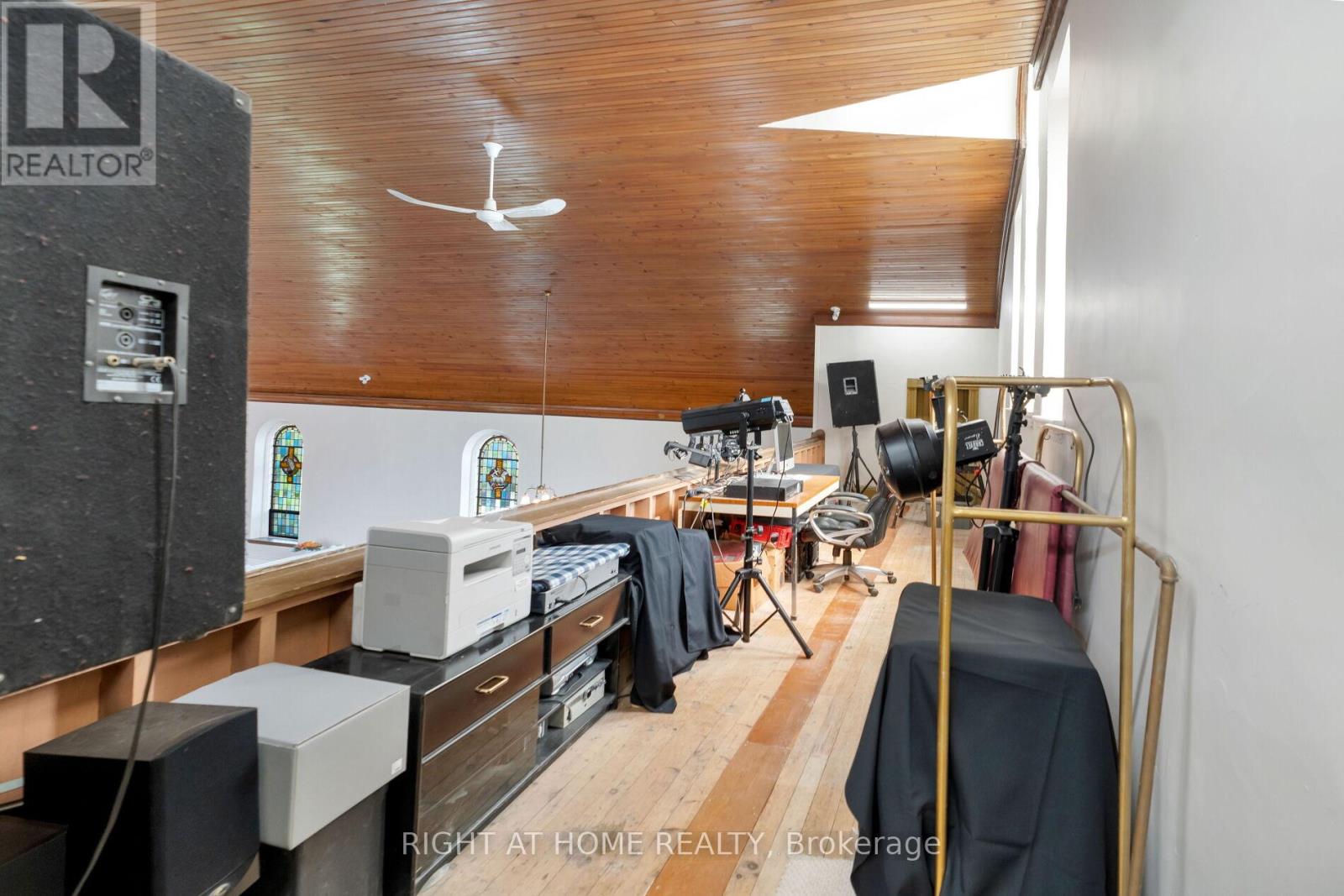 19 Albert Street E Property Photo 19
