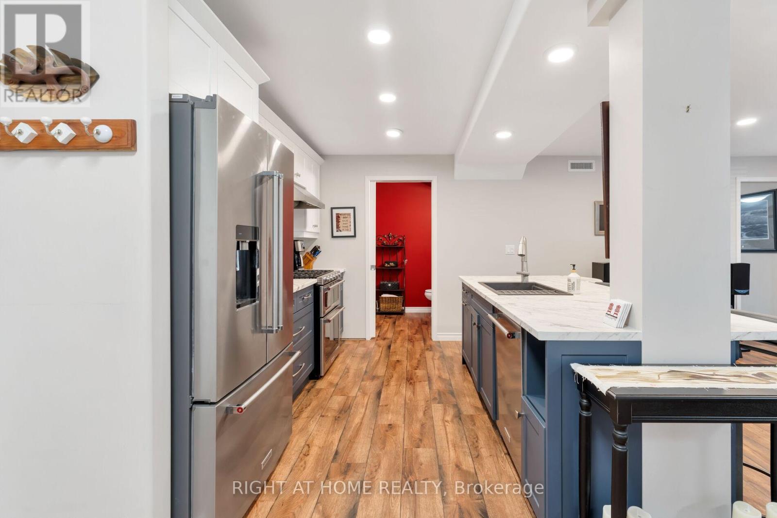 19 Albert Street E Property Photo 36
