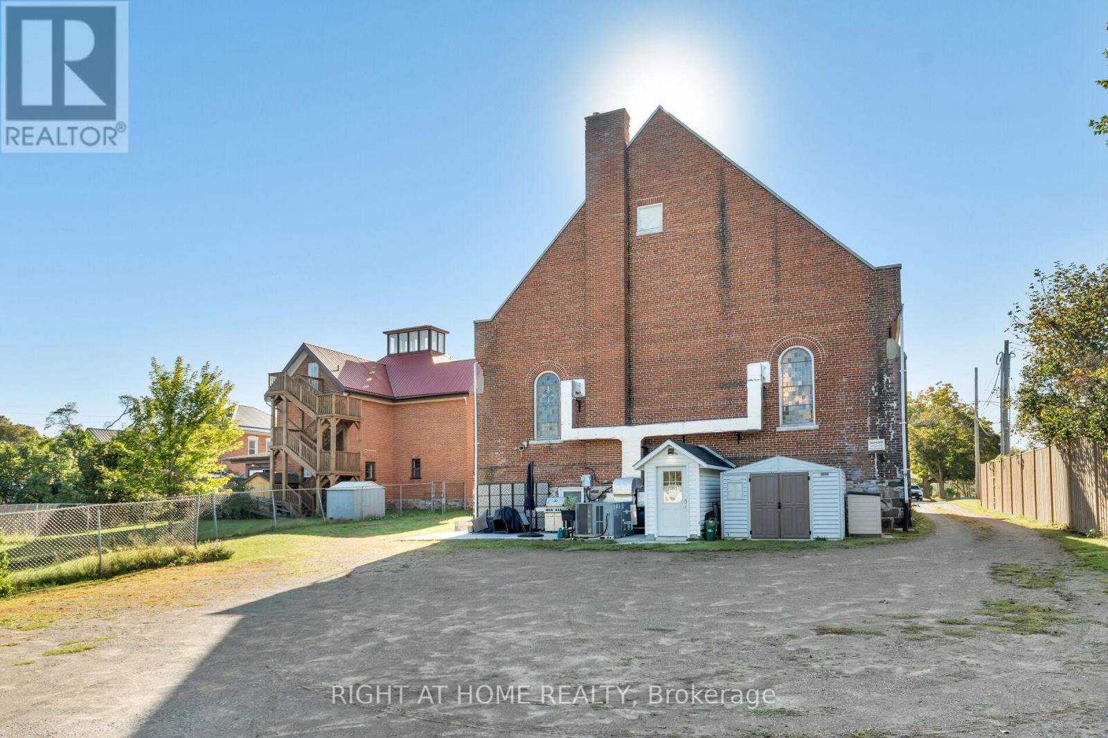 19 Albert Street E Property Photo 47