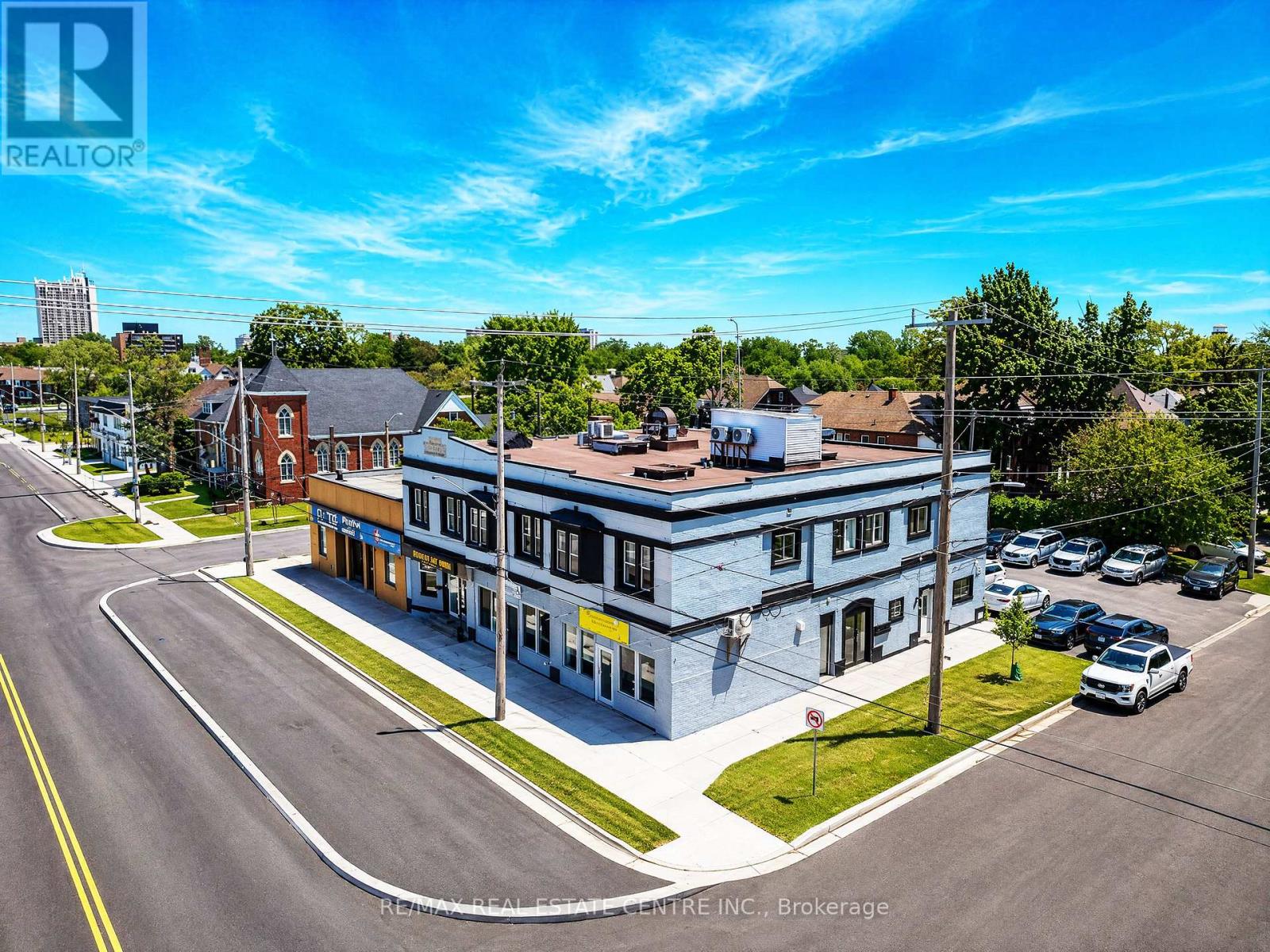 1139-1175 UNIVERSITY AVENUE W Property Photo 1
