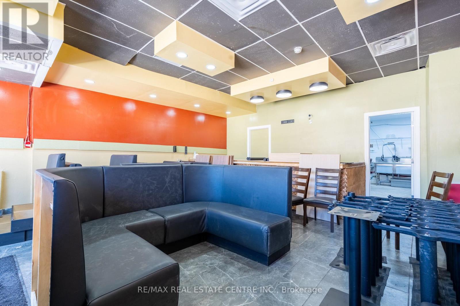 1139-1175 University Avenue W Property Photo 13