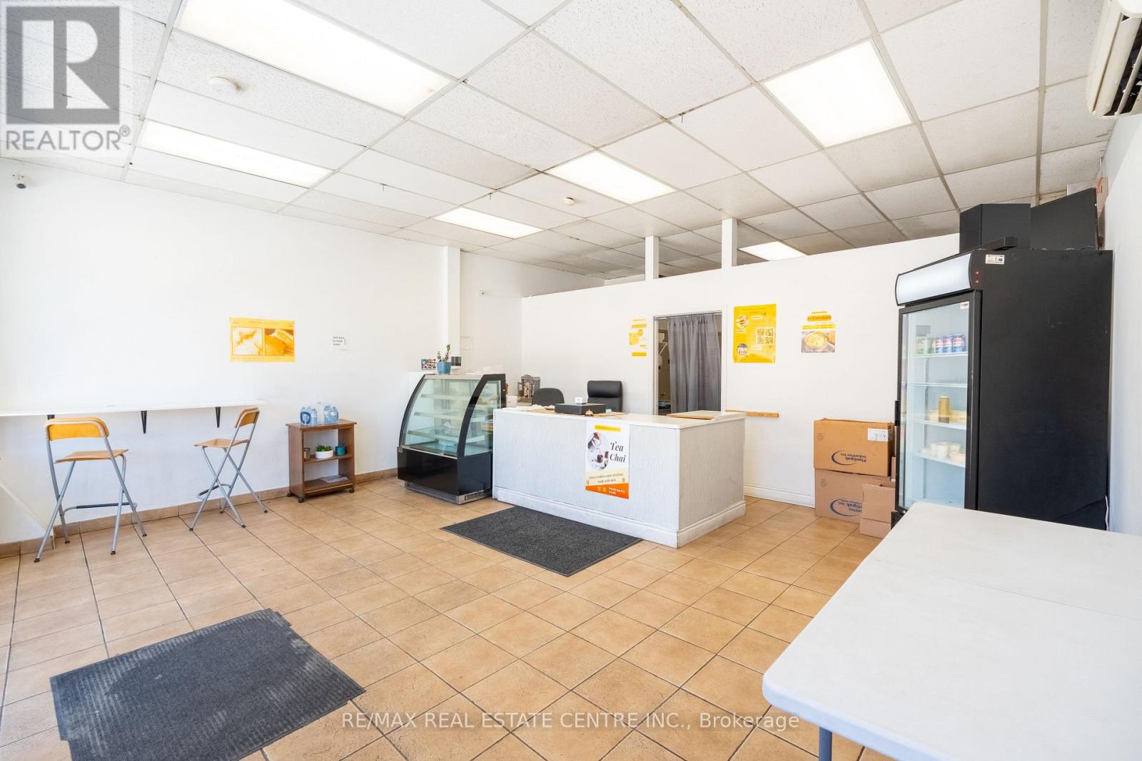 1139-1175 University Avenue W Property Photo 18