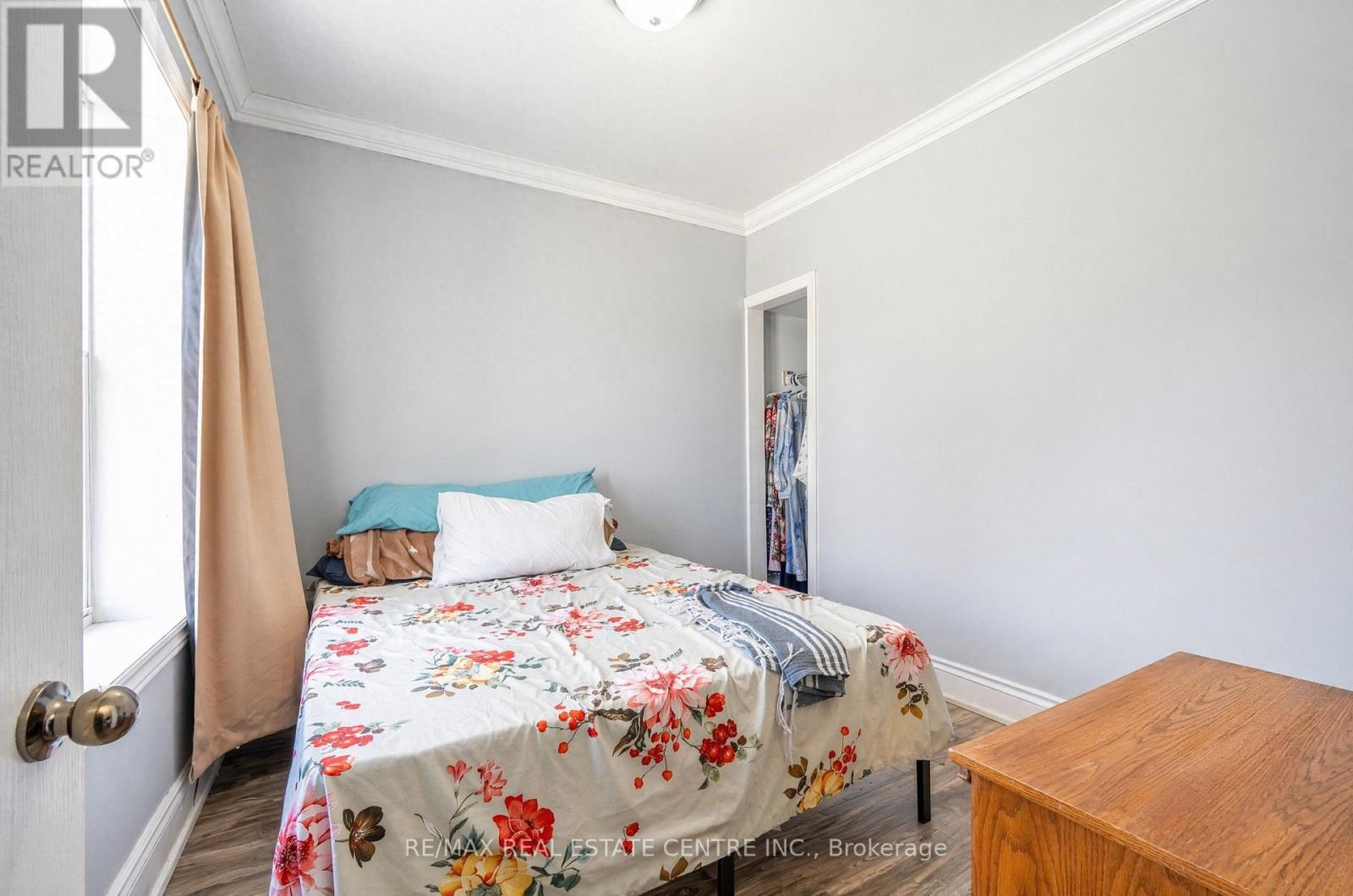 1139-1175 University Avenue W Property Photo 39