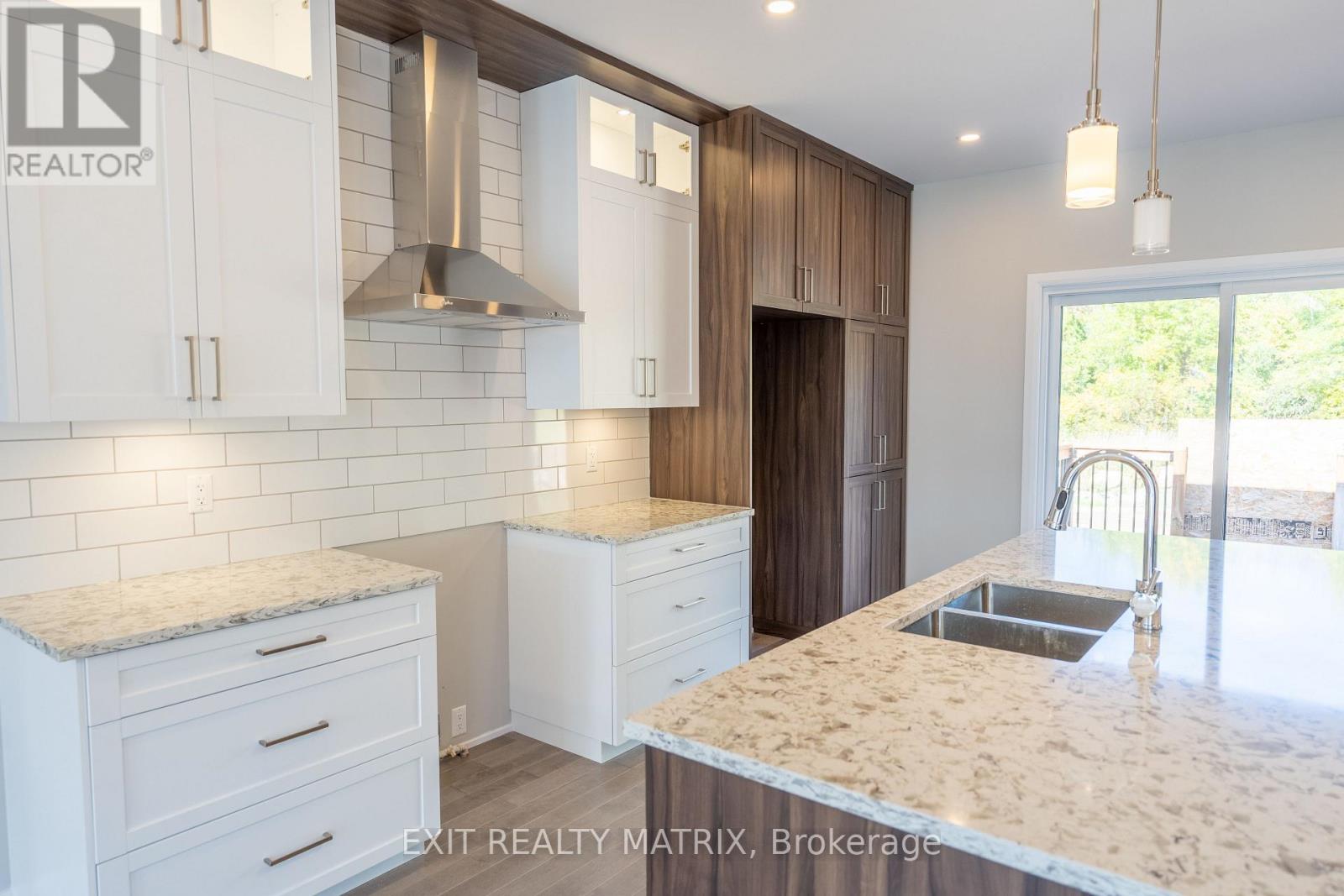 1412 Caroline Court Property Photo 7
