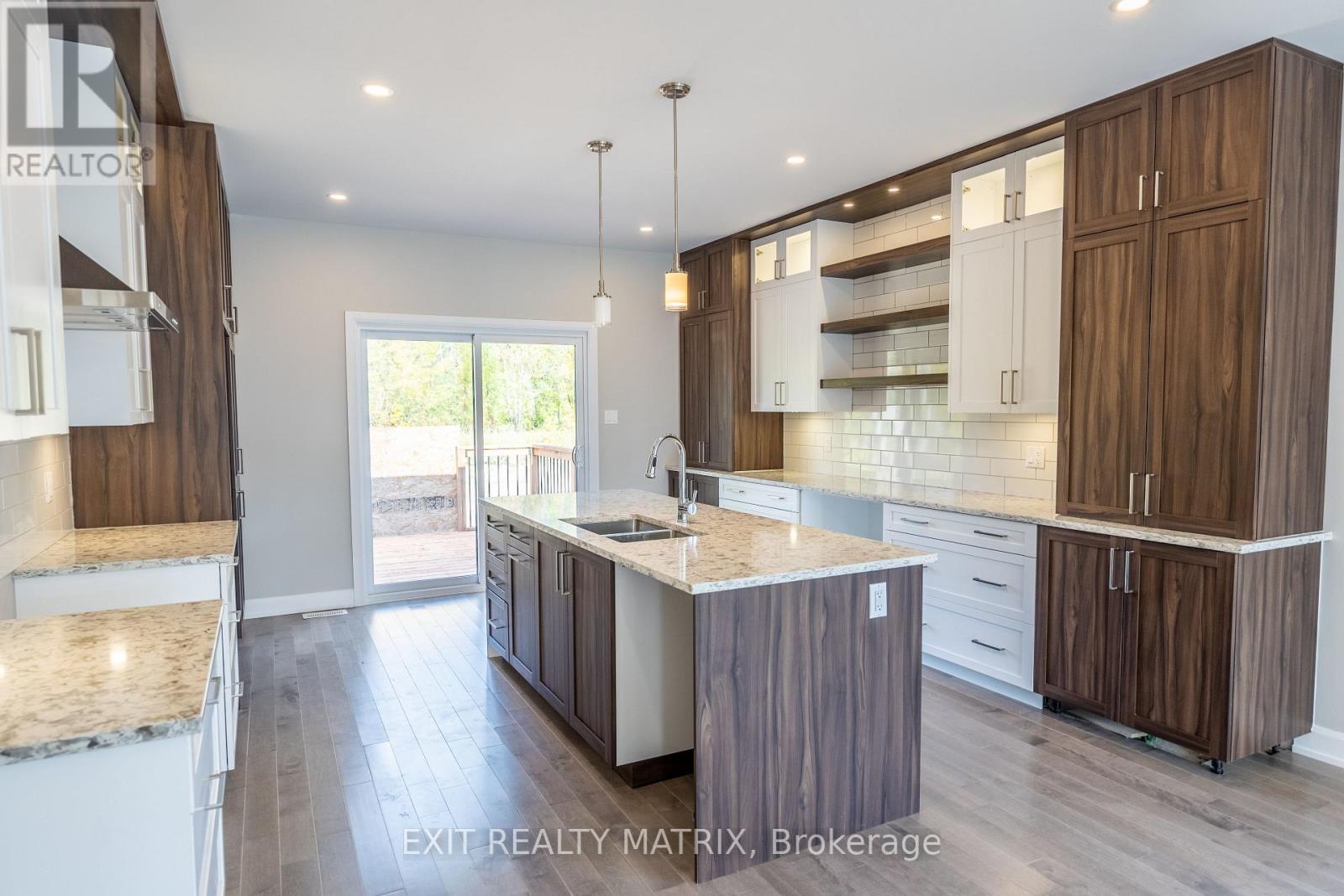 1412 Caroline Court Property Photo 8