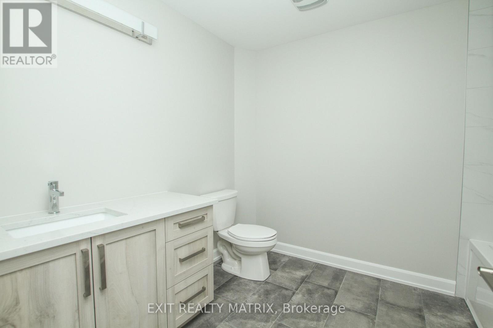 1412 Caroline Court Property Photo 9