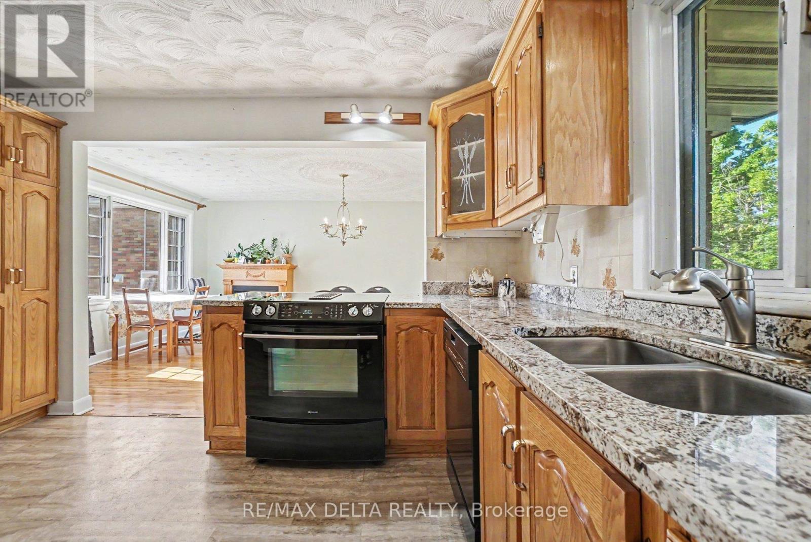352 Lacasse Avenue Property Photo 12
