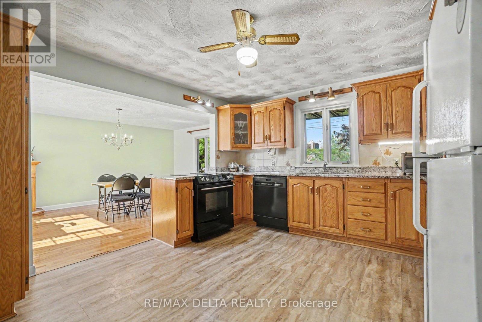 352 Lacasse Avenue Property Photo 15