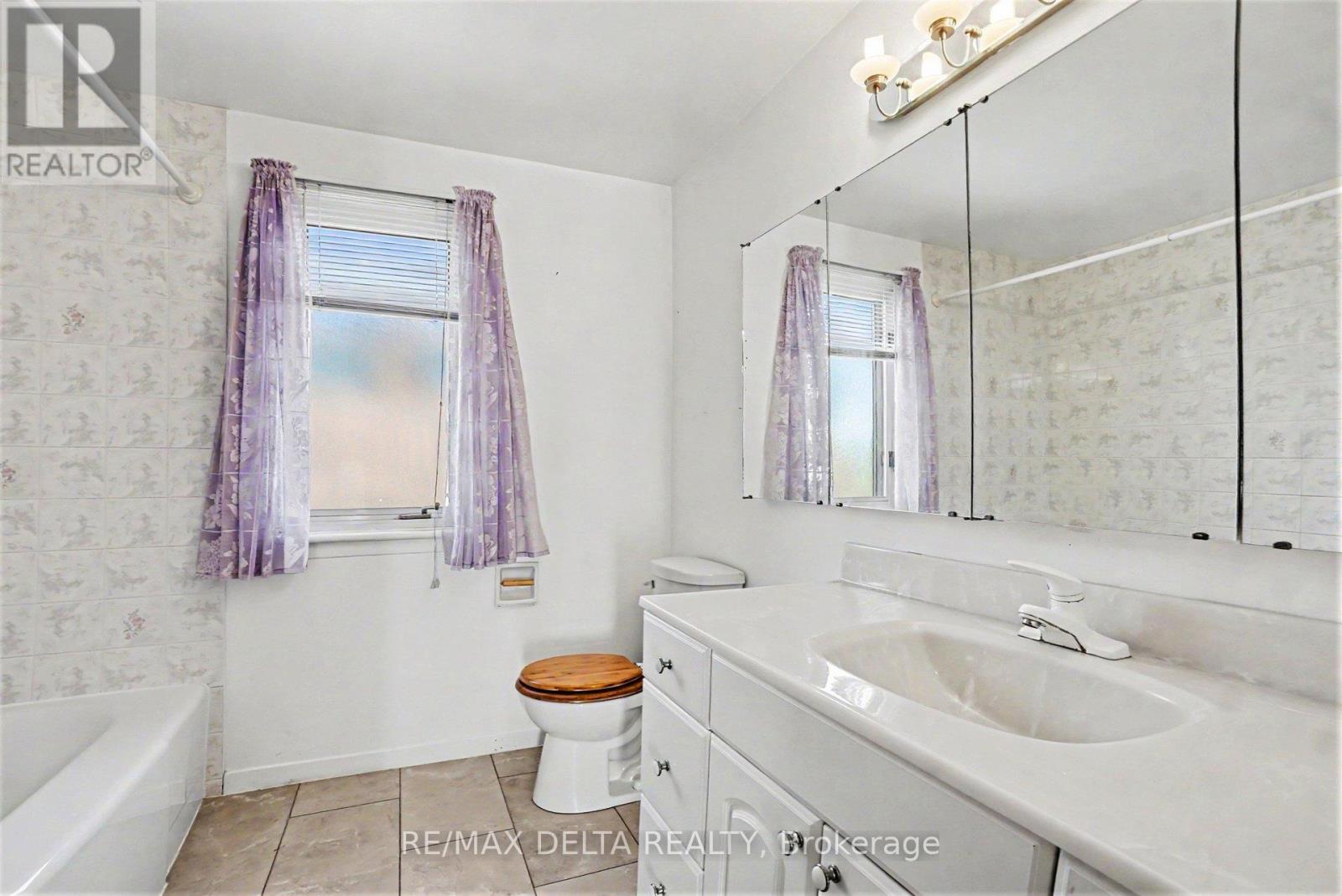 352 Lacasse Avenue Property Photo 24