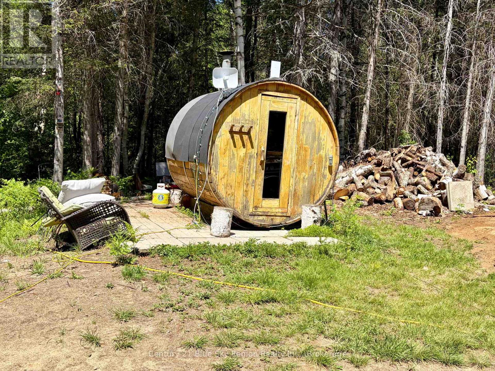 324 Proudfoot Road N Property Photo 13