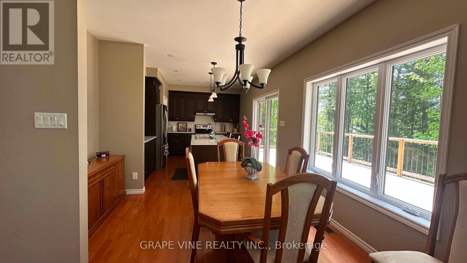 424 Lakewoods Drive Property Photo 16
