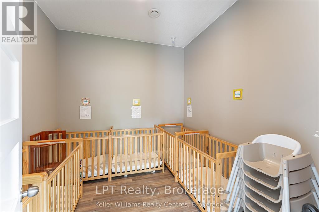 569 Catherine Street Property Photo 18