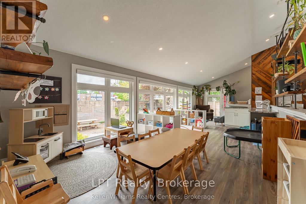 569 Catherine Street Property Photo 20