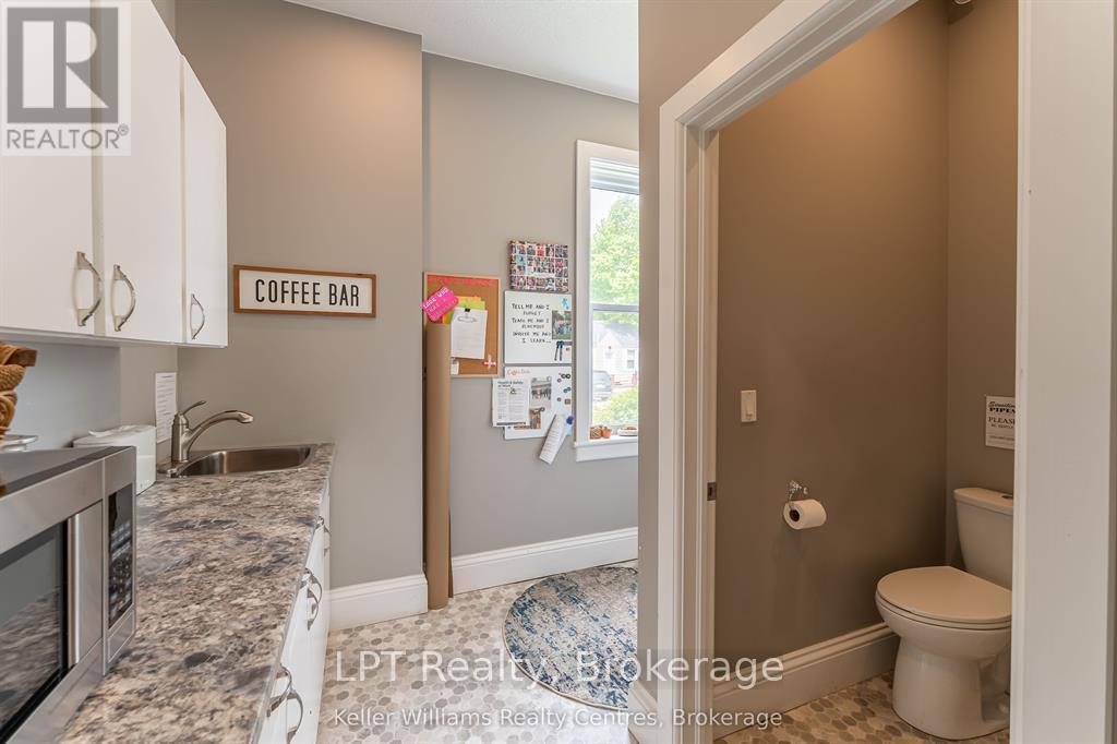 569 Catherine Street Property Photo 30