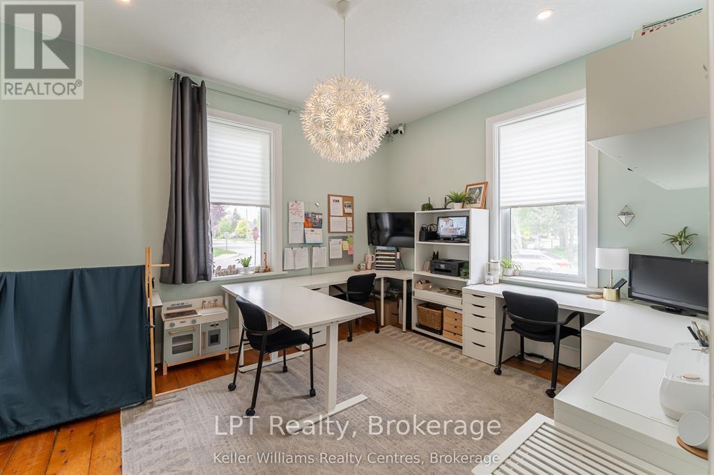 569 Catherine Street Property Photo 31