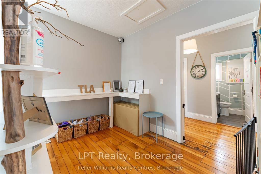 569 Catherine Street Property Photo 33